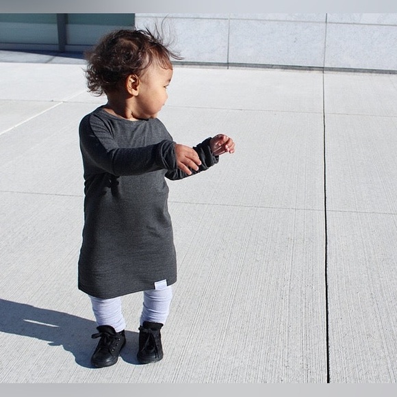 Kid’s Stuff / Trucs d’enfants Grow With Me Shirt Dark Grey 6-18m Like New - Picture 2 of 5